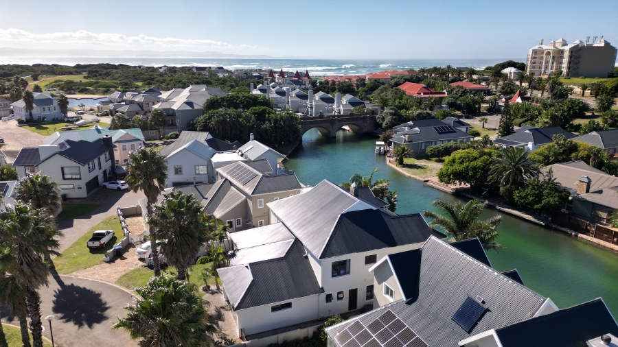 5 Bedroom Property for Sale in Marina Martinique Eastern Cape